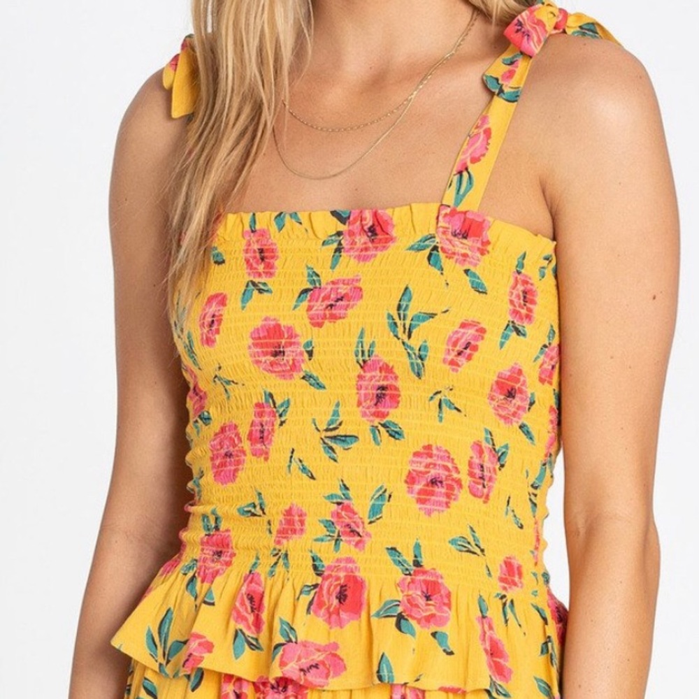 BILLABONG yellow floral top